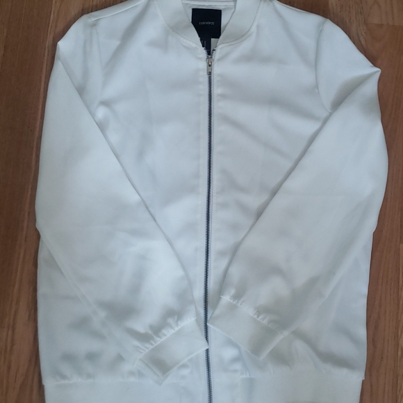 Spring bomber jacket - Picture 2 of 5